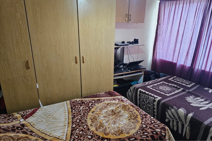 2 Bedroom Property for Sale in Fairfield Estate Western Cape